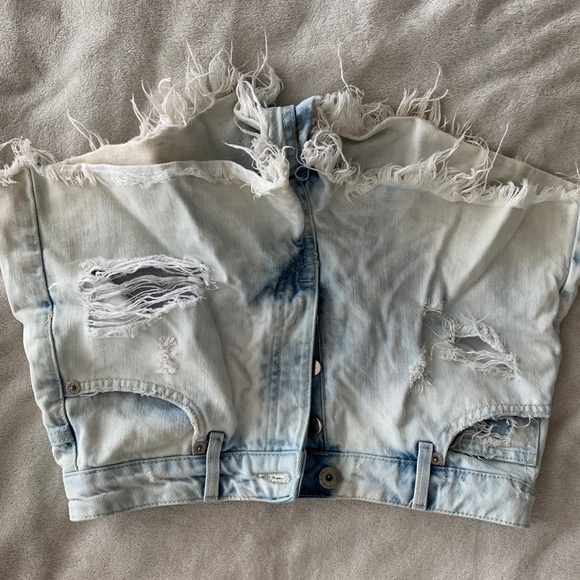 High-waisted jean shorts, size M - Picture 2 of 2